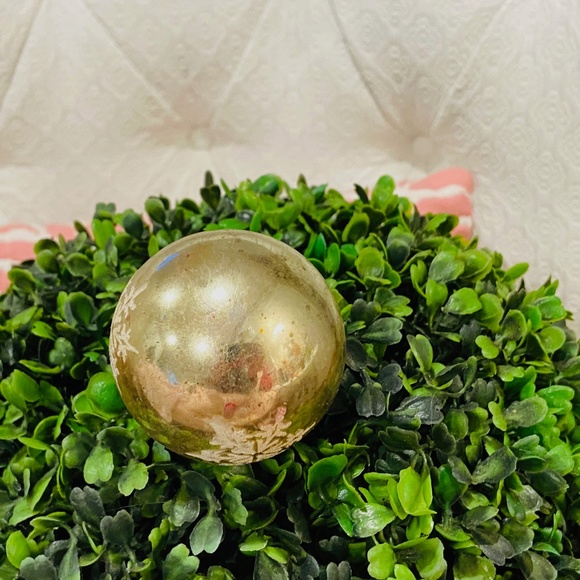 N14-Rare Vintage Green & White 1970's Snowflake Glass Christmas Ornament - Picture 7 of 12